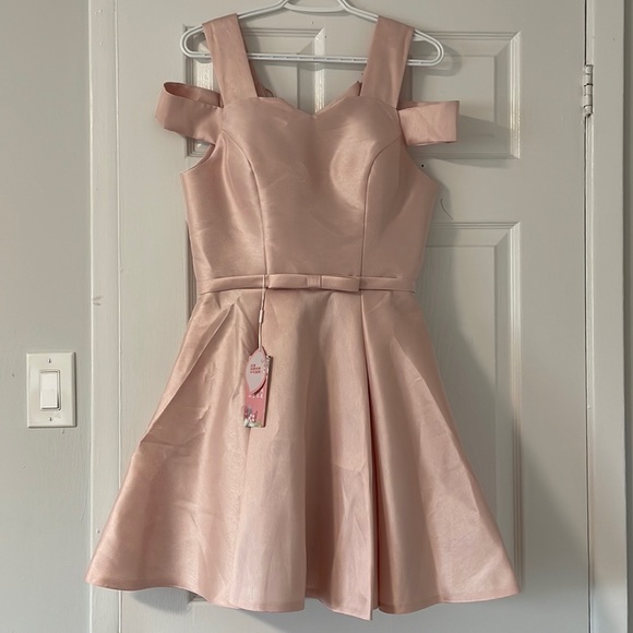 Mini pink dress - Picture 1 of 5